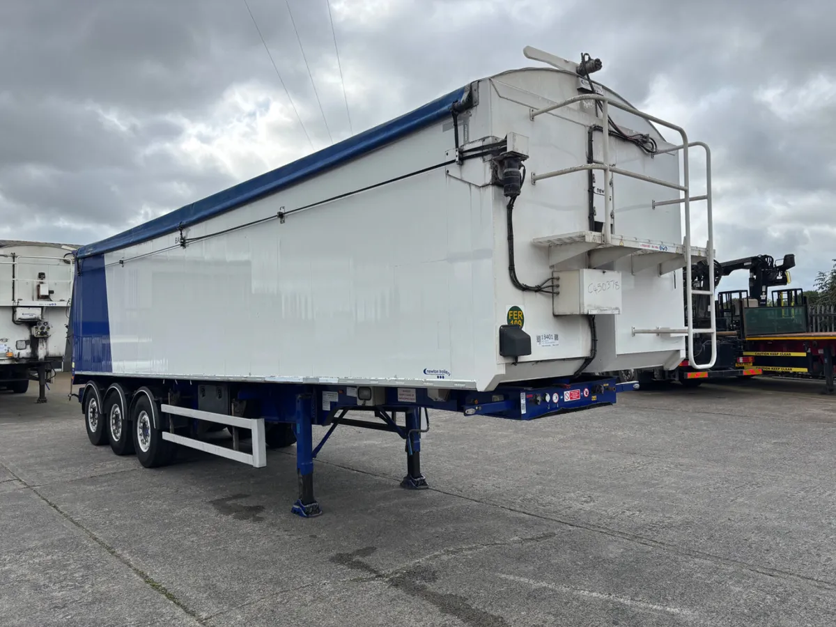 2017 Fruehauf 70 yard Auto cover Rear lift axle - Image 1