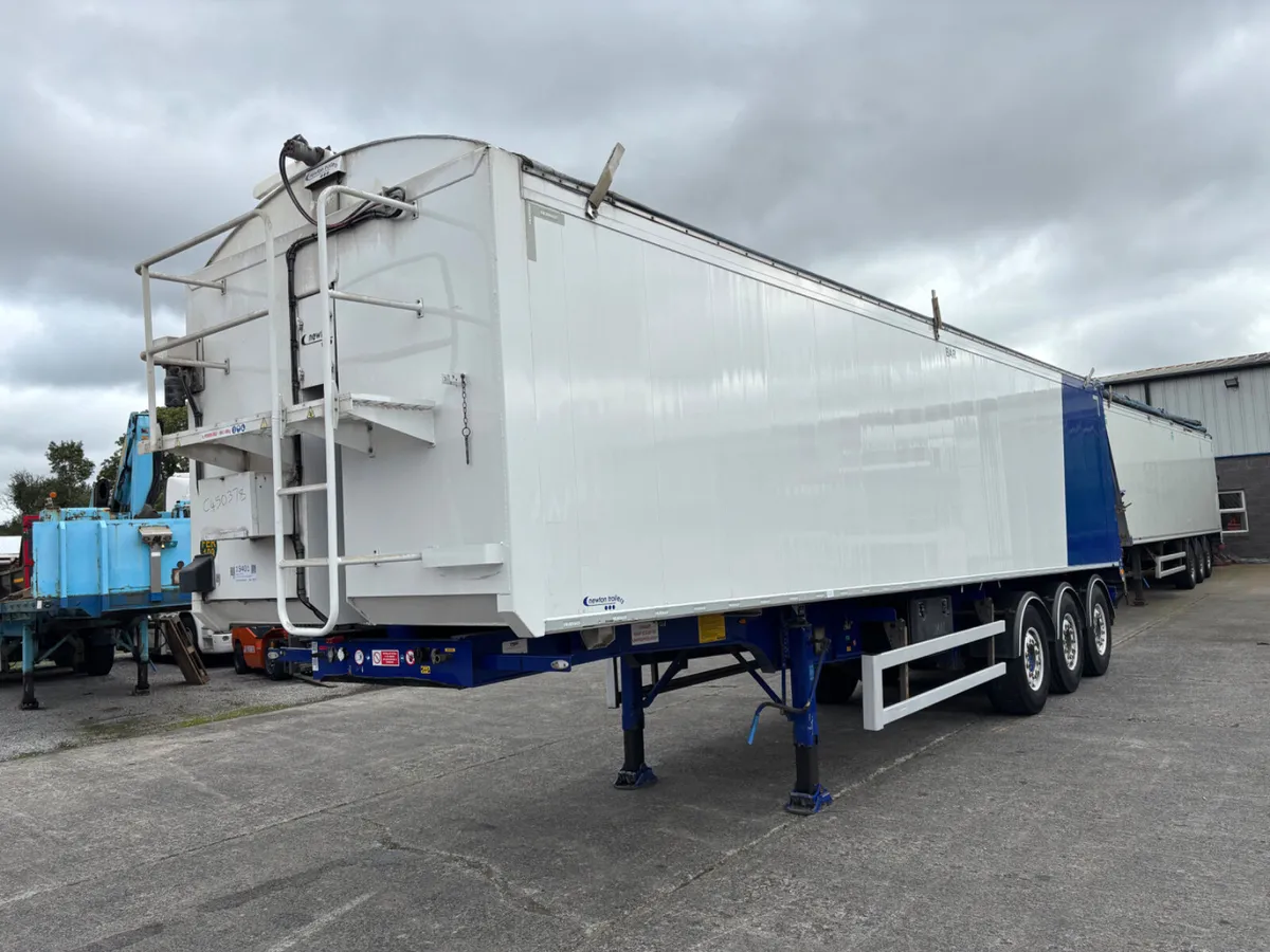 2017 Fruehauf 70 yard Auto cover Rear lift axle - Image 2