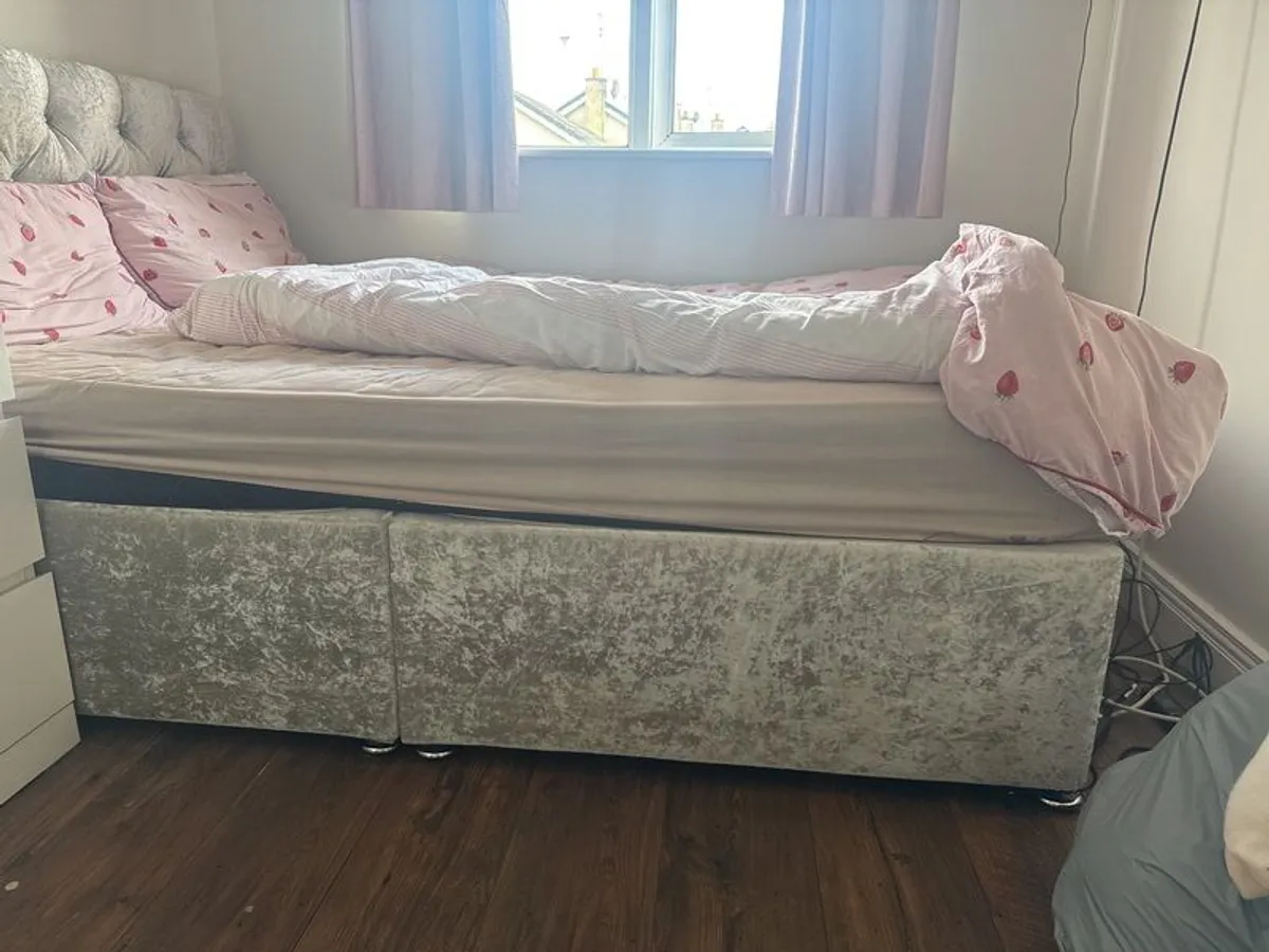 Double Bed - Image 2
