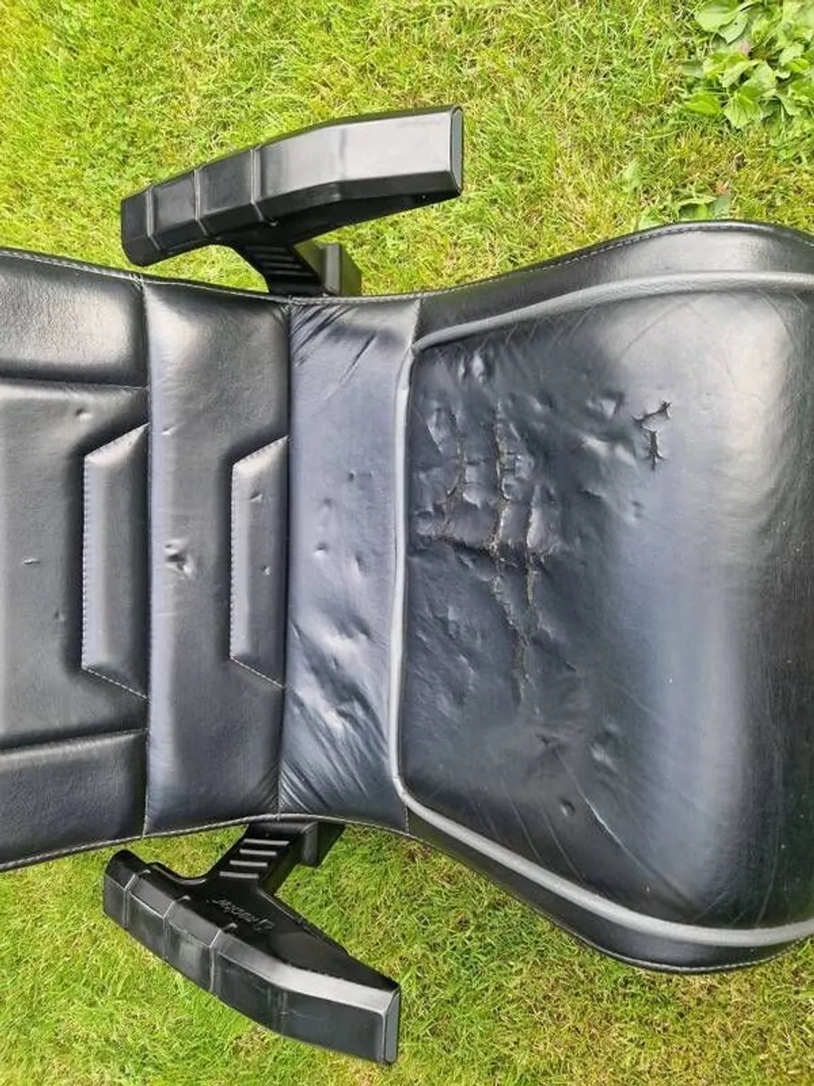 Gaming Rocker Chair - Image 2