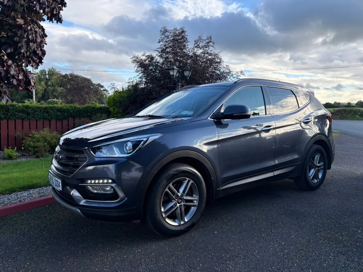 2018 Hyundai Santafe - Image 2