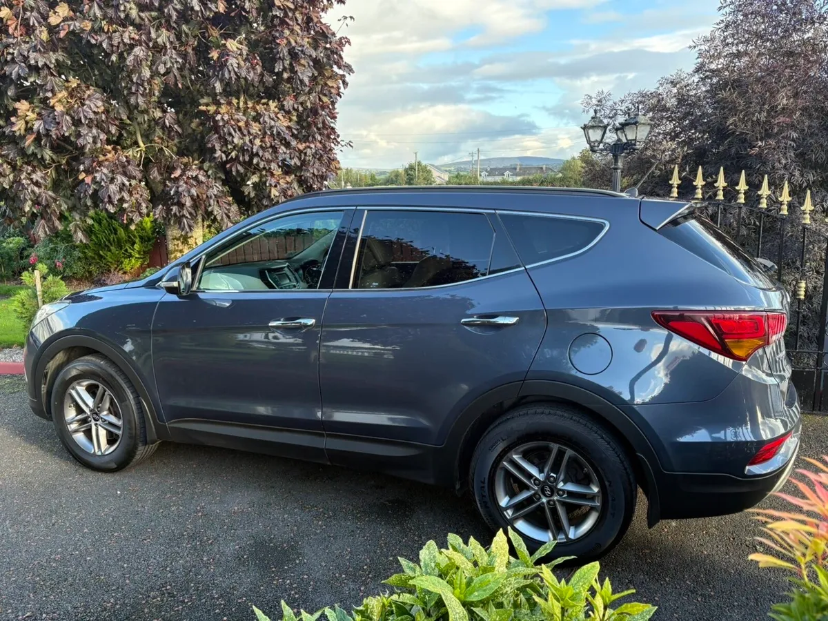 2018 Hyundai Santafe - Image 3