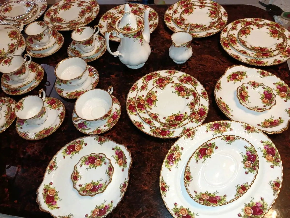 59pcs Royal Albert Old Country Roses set - Image 3