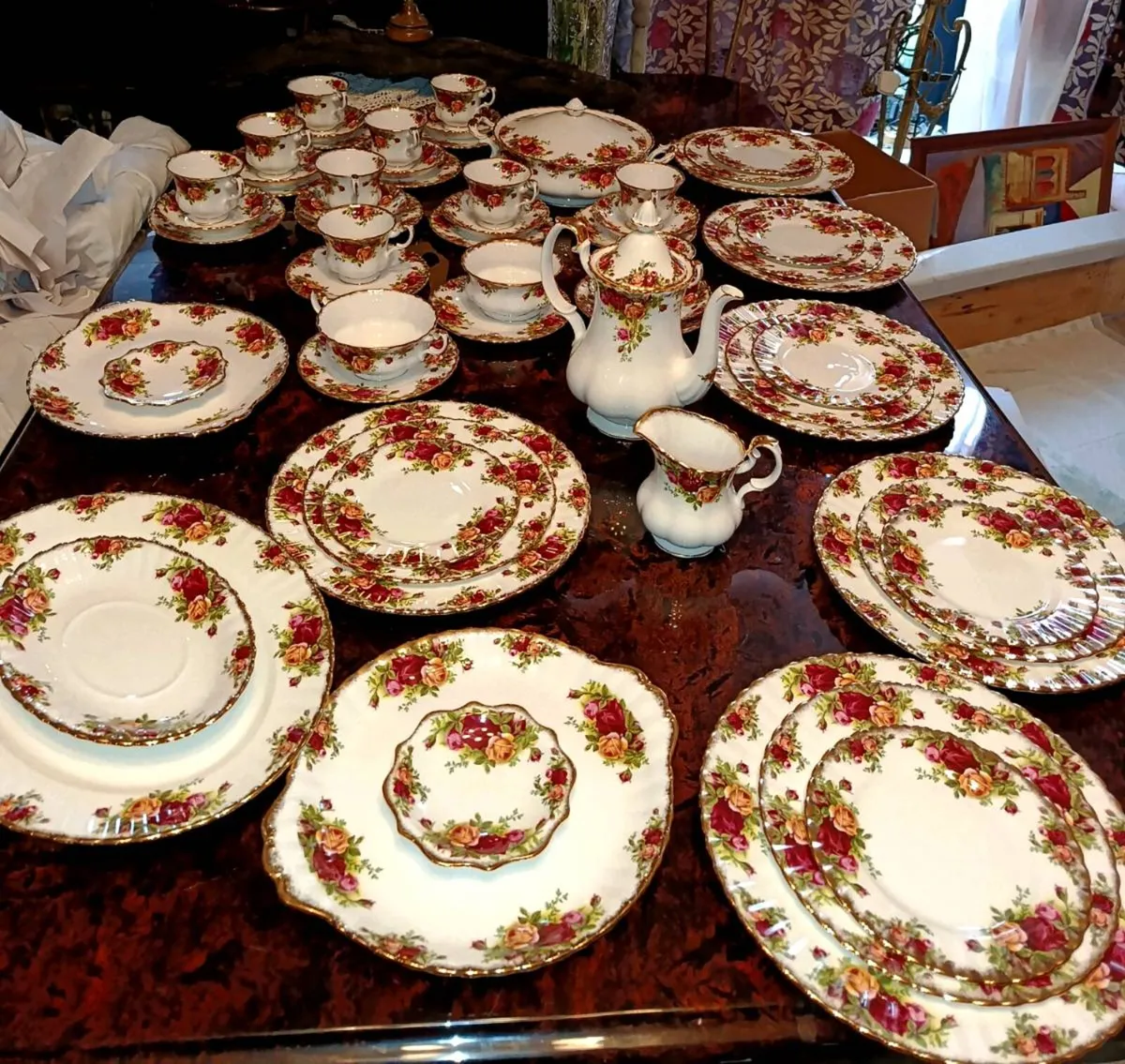 59pcs Royal Albert Old Country Roses set - Image 1