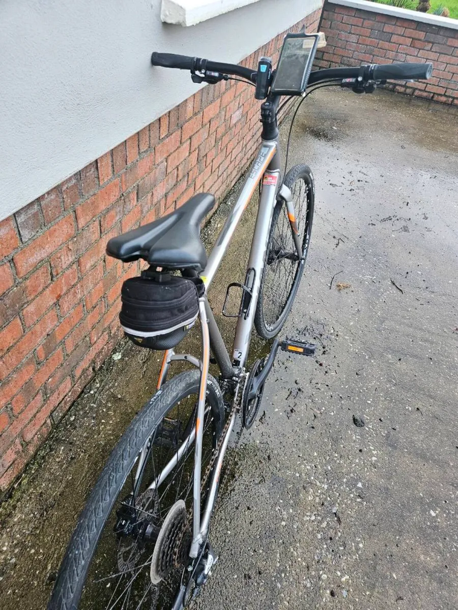 Giantvescape hybrid Bike - Image 3