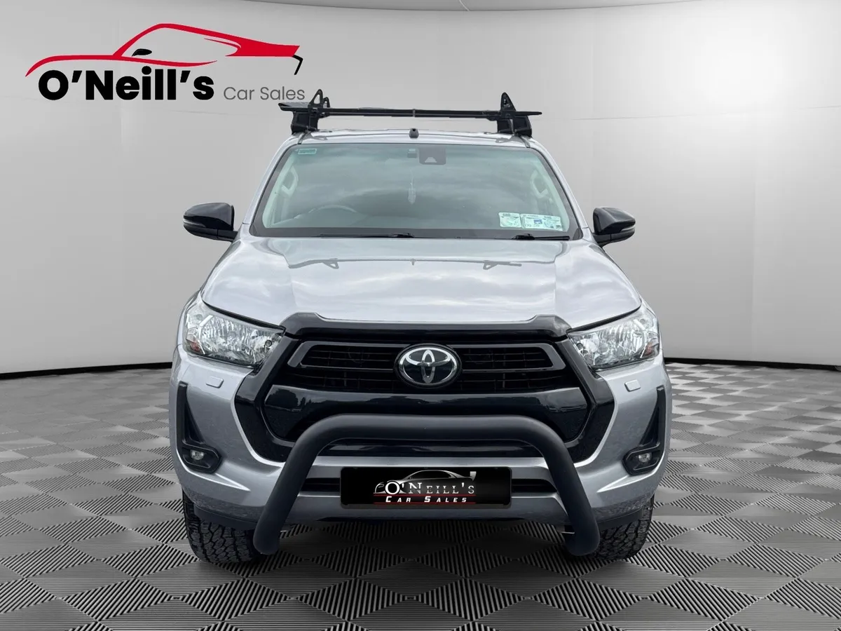 Toyota Hilux 2021 2.8 SR5 NO VAT !!! #472 - Image 2