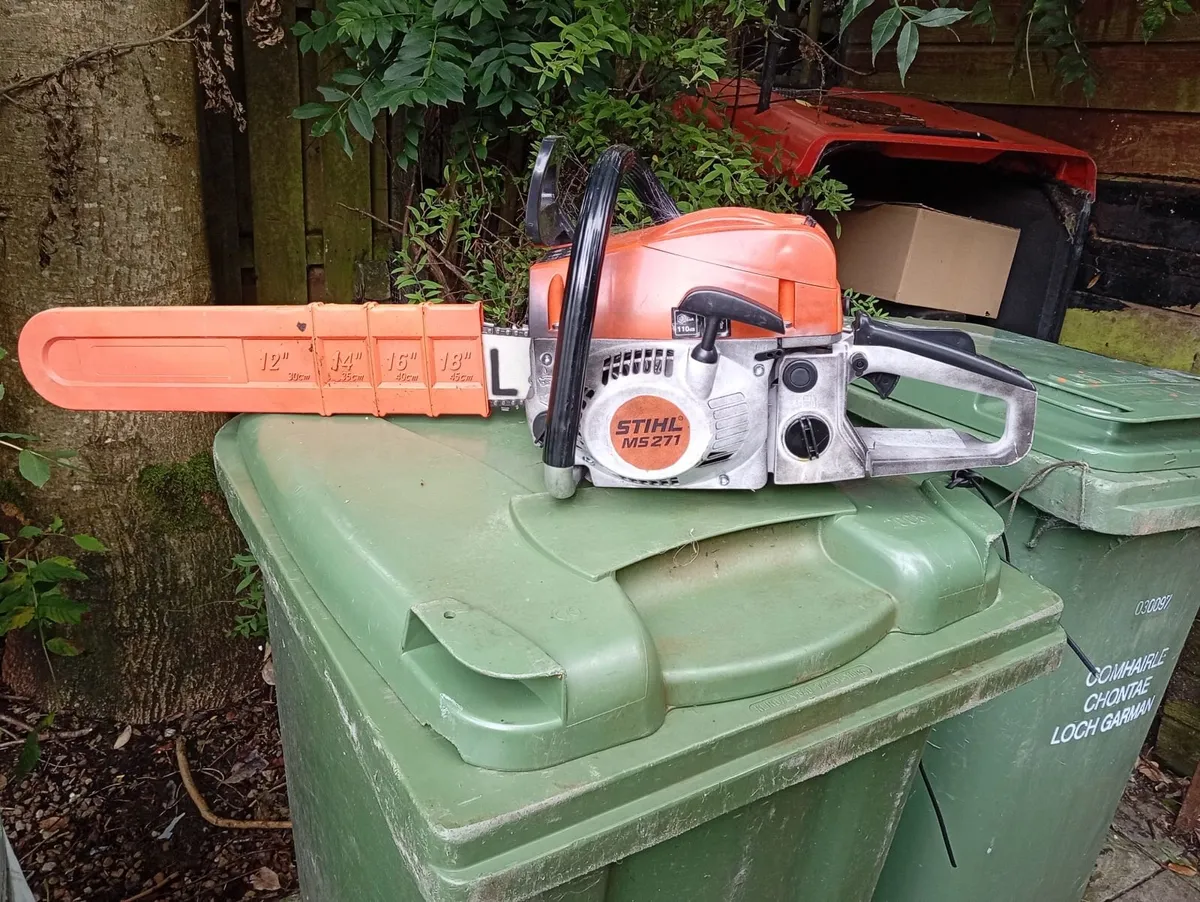 CHAINSAW