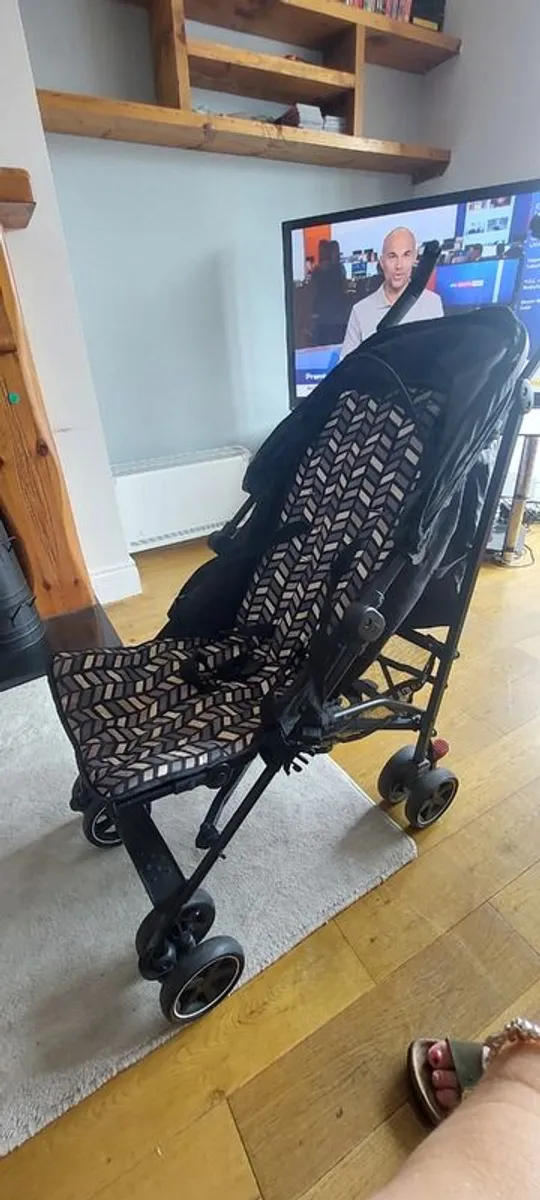 Stroller/buggy with hop on buggy board - Image 3