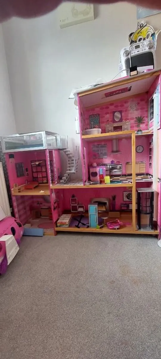 Doll house - Image 1