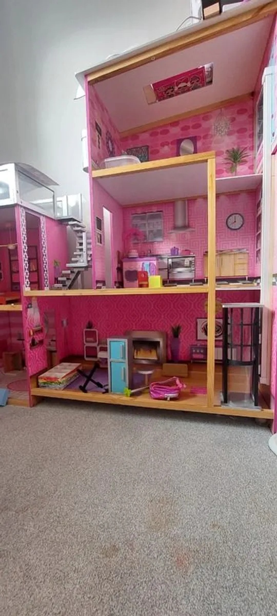 Doll house - Image 2