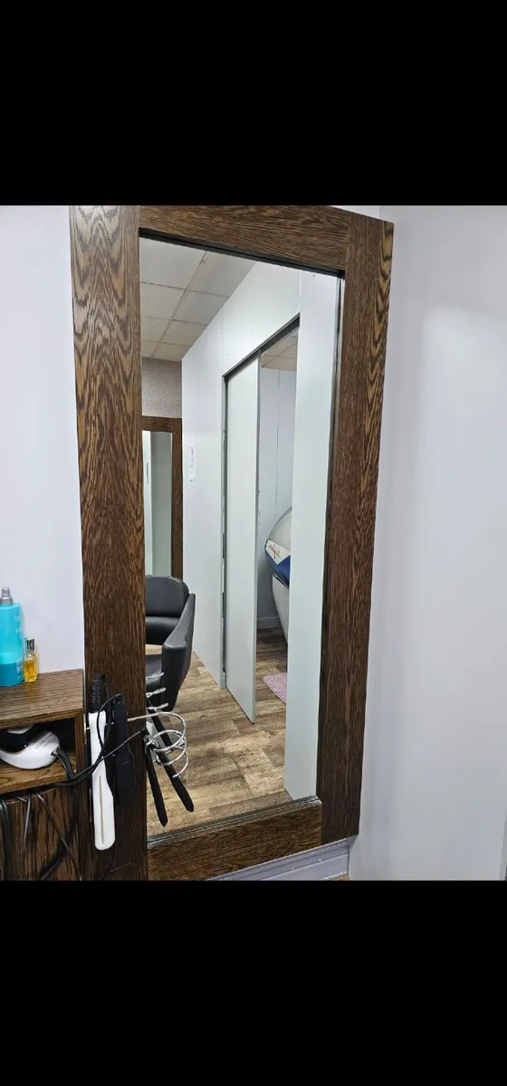 Salon Clearance sale - Image 3