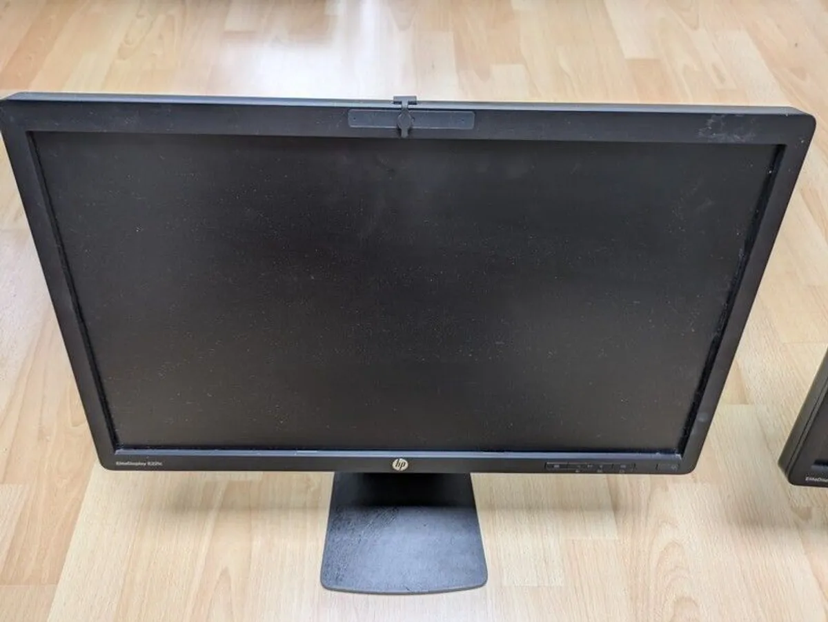 HP EliteDisplay E221c and stands X 2 - Image 3