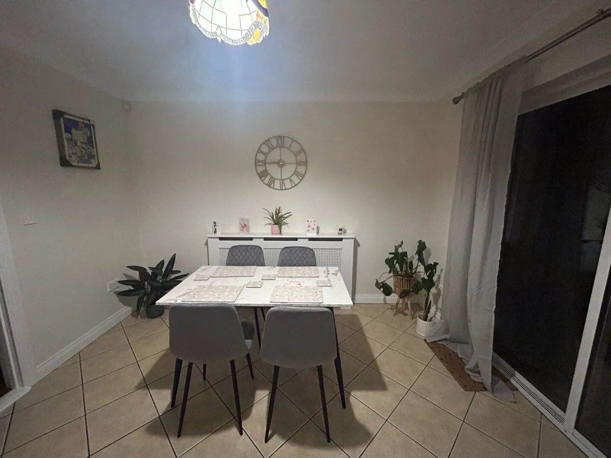 Kitchen table - Image 2