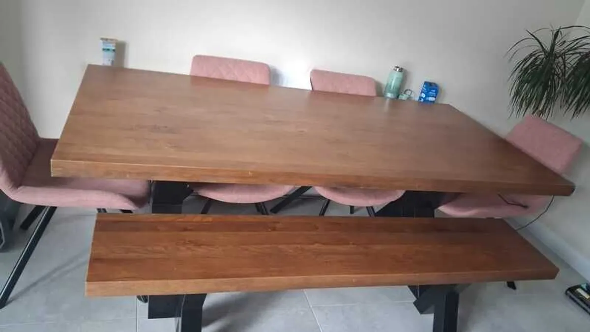 Solid oak dining table with bench - Image 2