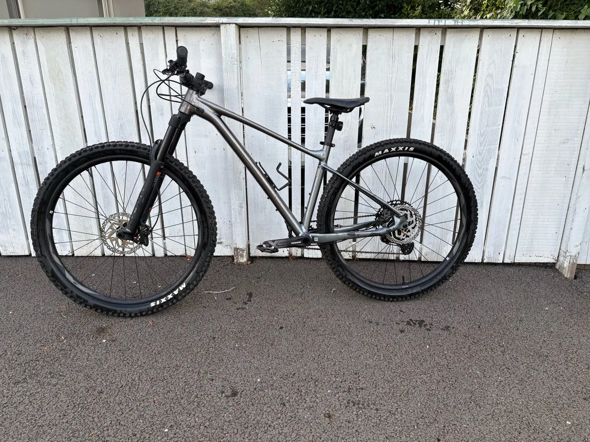 Giant Fathom 2 Mountain Bike - Medium - Like New - Image 2