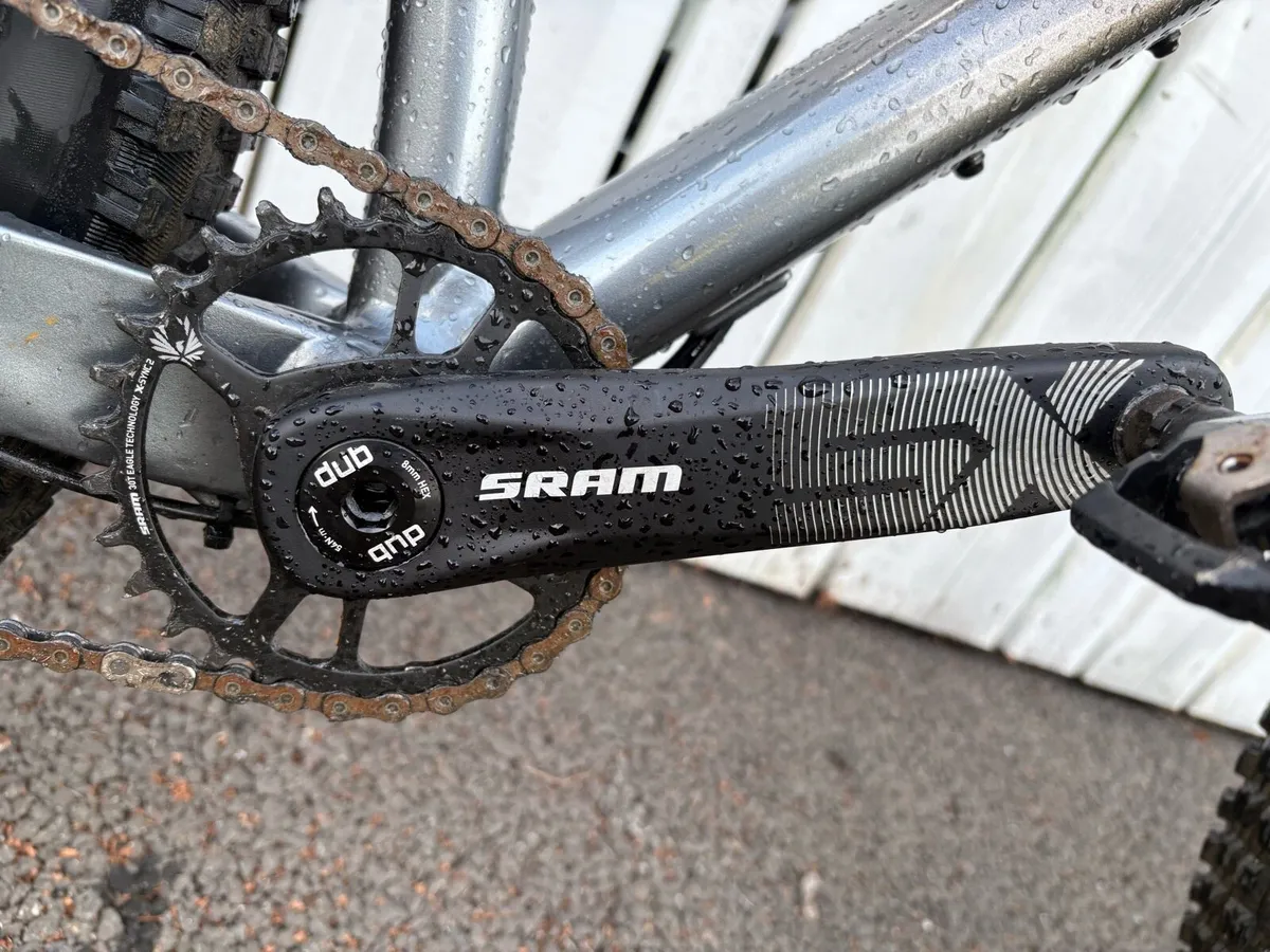 Giant Fathom 2 Mountain Bike - Medium - Like New - Image 4