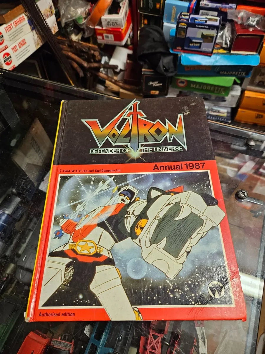 Vintage Voltron Annual - Image 1
