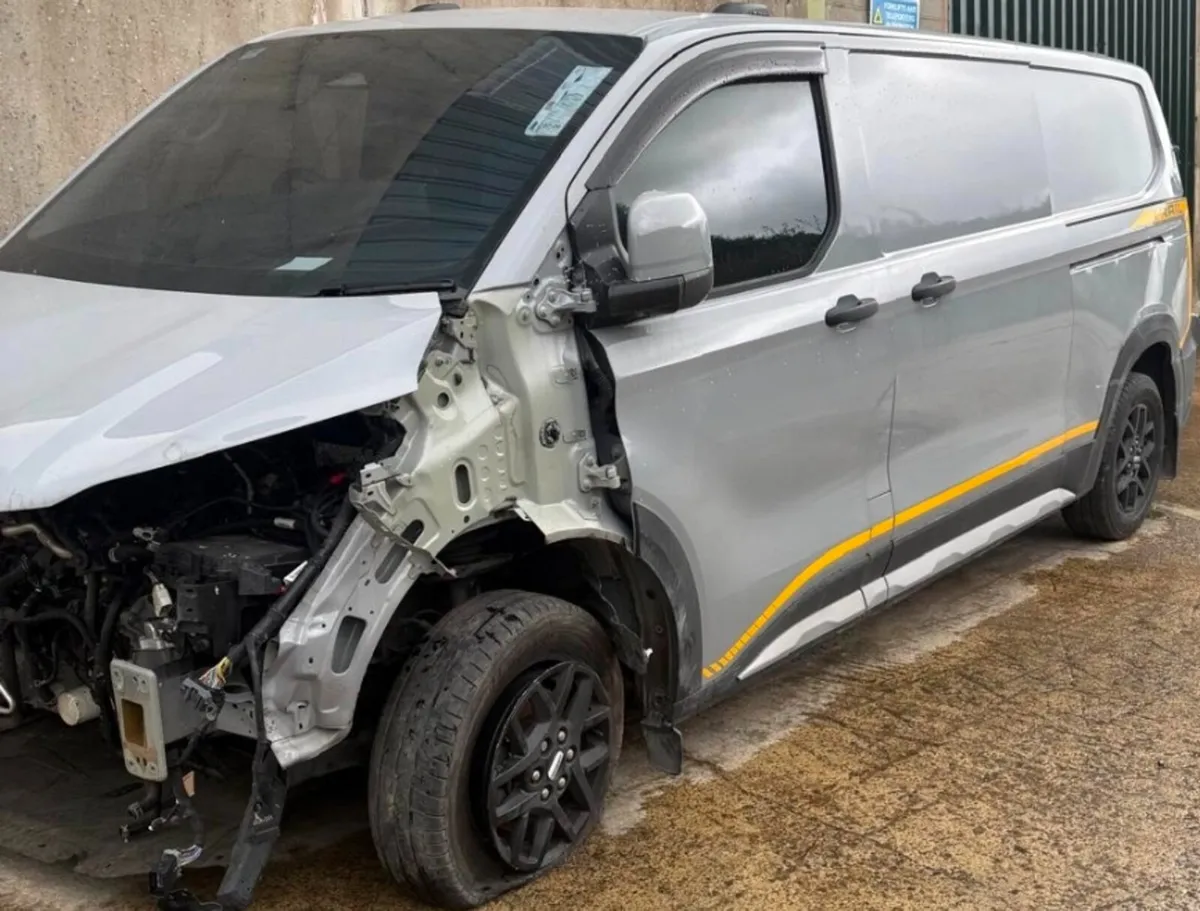 2025 Ford Transit Custom Trail For Dismantling - Image 1