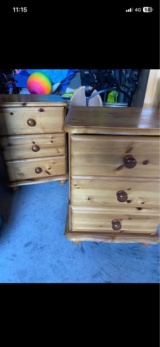 Bedside lockers