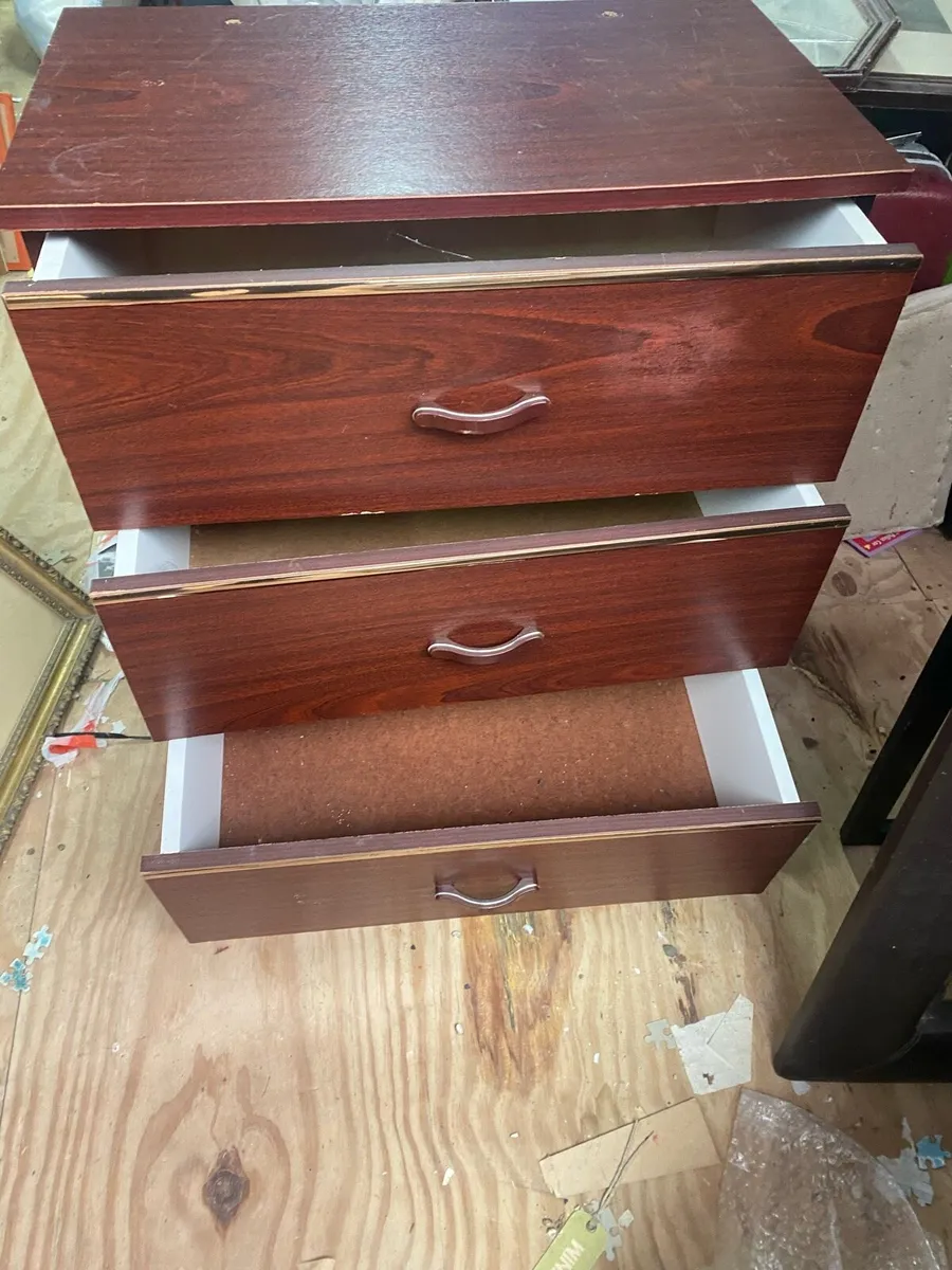 Chest of jars - Image 2