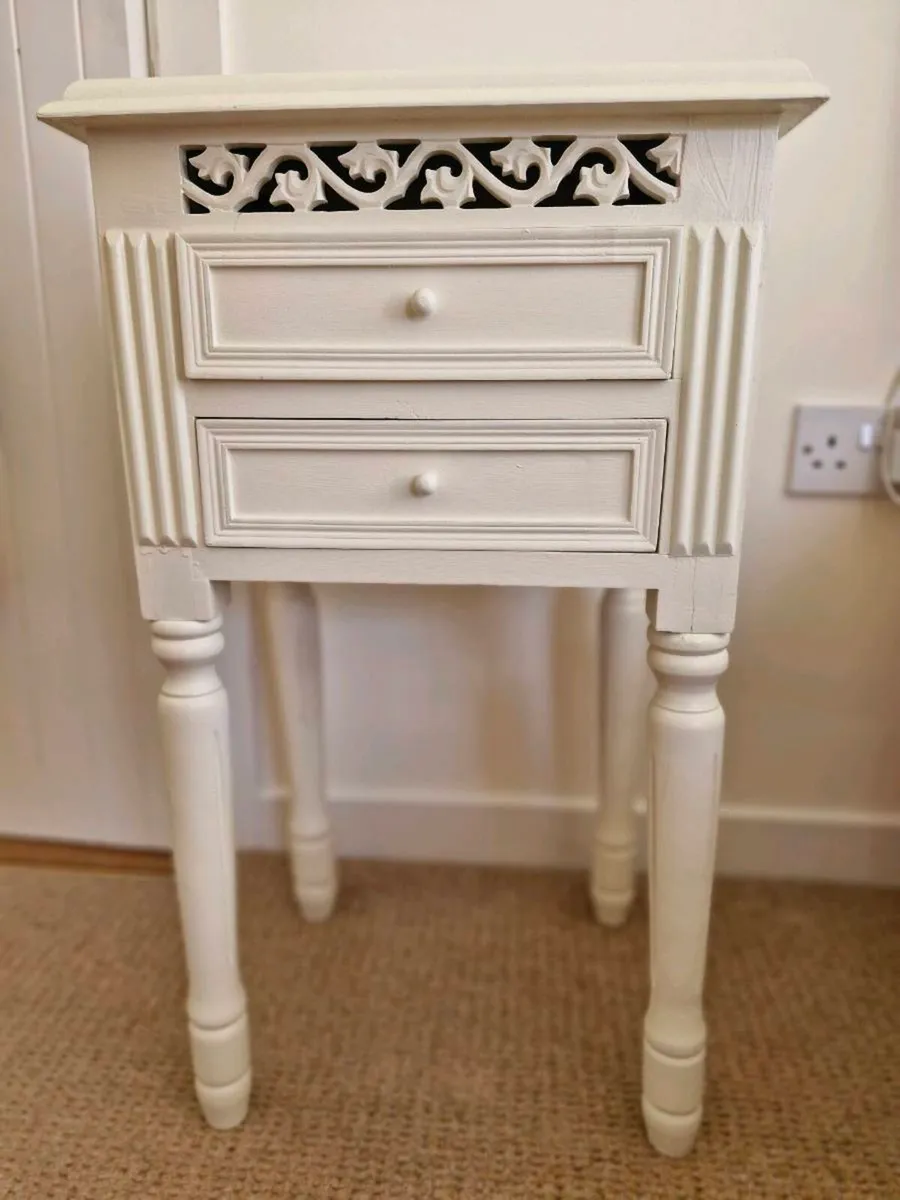 Bedside table x 2 - Image 1