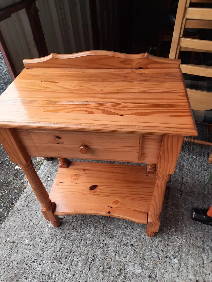 Occasional table - Image 1