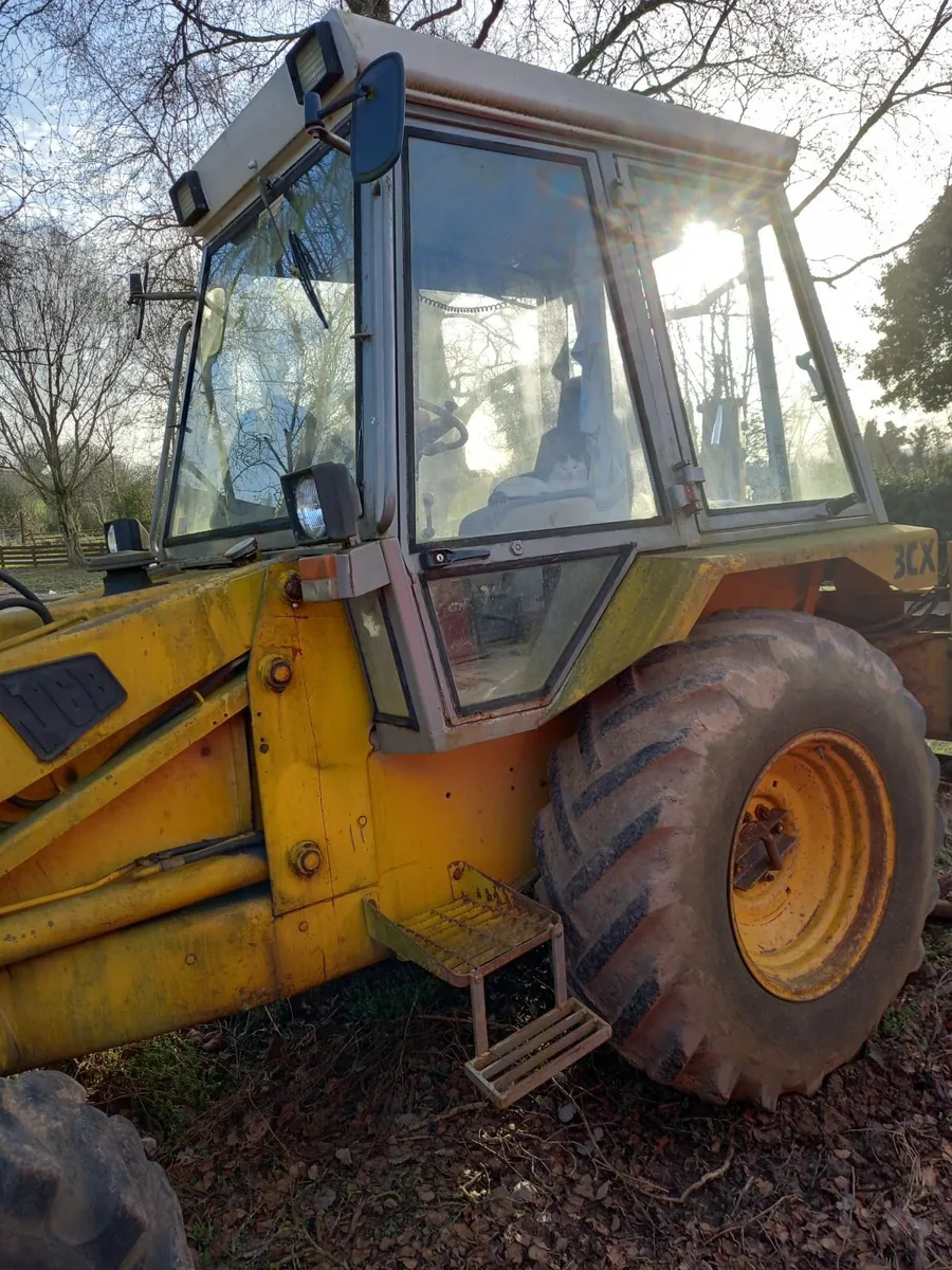 JCB 3CX Excavator - Image 4