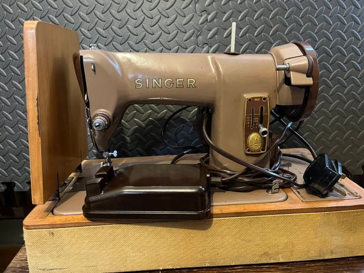 Singer 185K Sewing Machine For Sale - Image 2