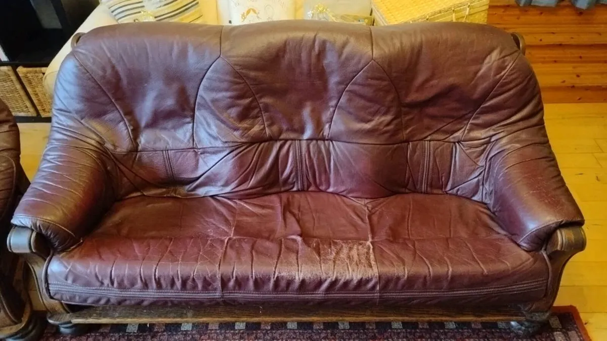 FREE 3-SEATER LEATHER COUCH SOFA. FREE DELIVERY - Image 1