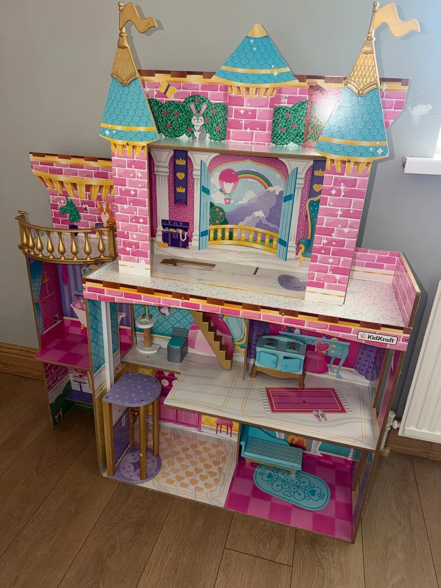 Doll house - Image 1