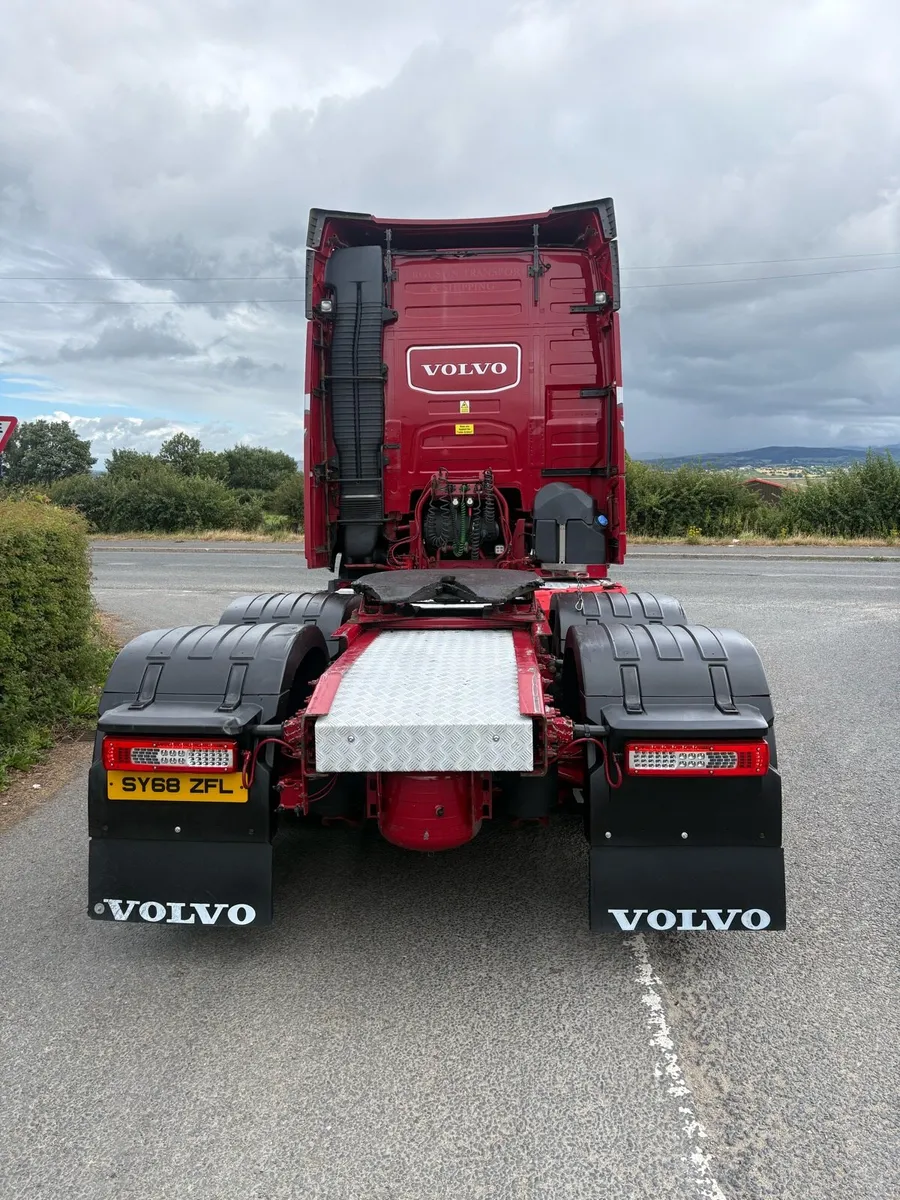 Volvo FH460 Tag Lift - Image 3