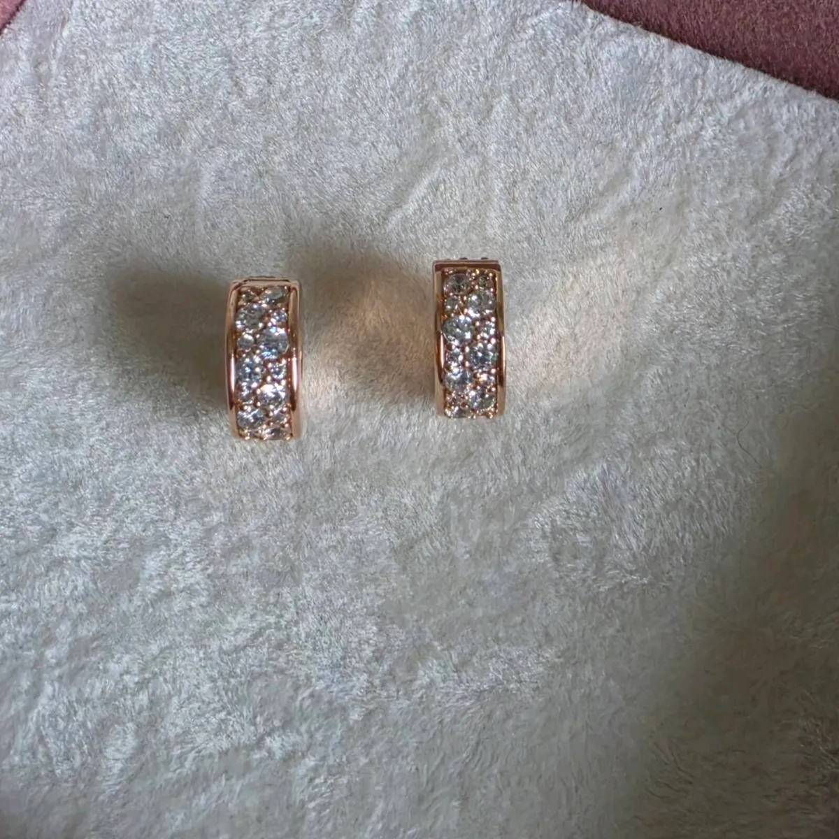 Pandora rose gold clips with sparkling clear stone - Image 1