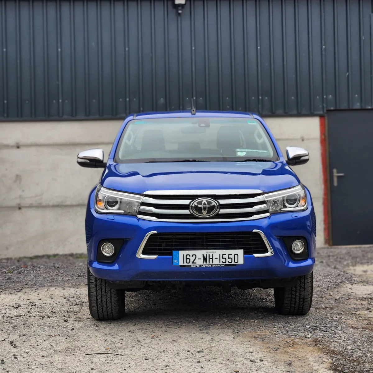 162 Toyota Hilux 2.4 invincible - Image 2