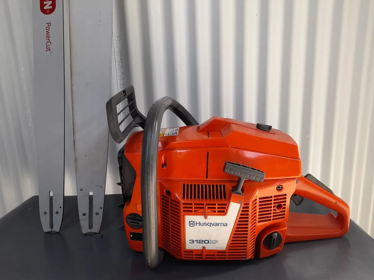 selling chainsaw - Image 1