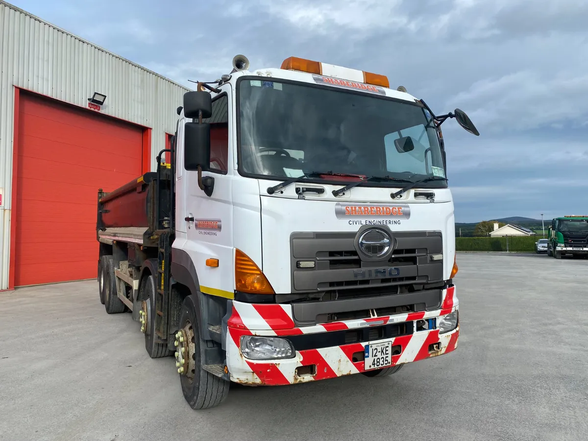Hino FY1EUKA 8x4 Grab Truck - Image 2