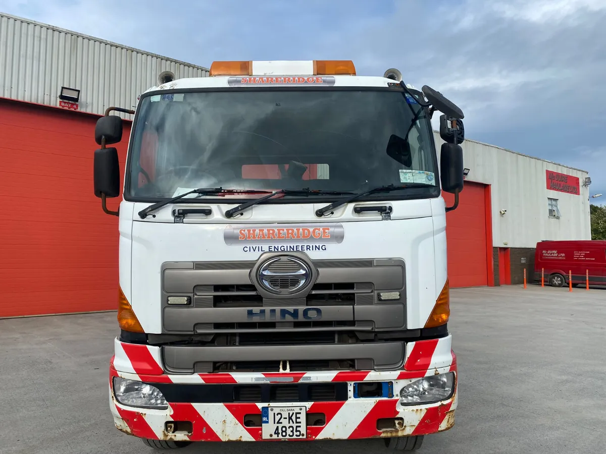 Hino FY1EUKA 8x4 Grab Truck - Image 3