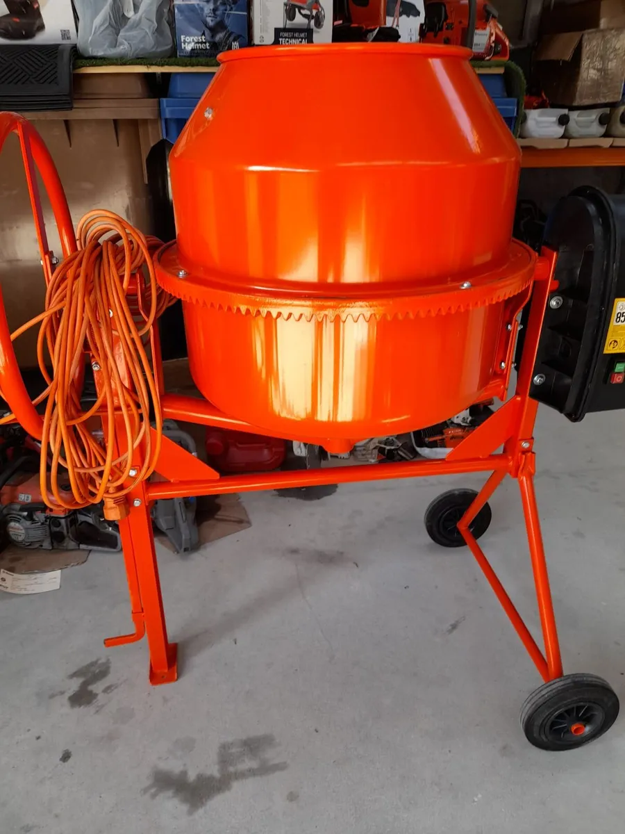 selling concrete mixer - Image 1