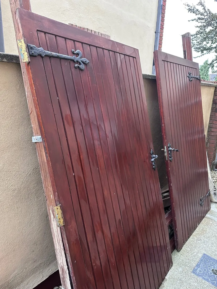 Solid teak doors and frame - Image 1