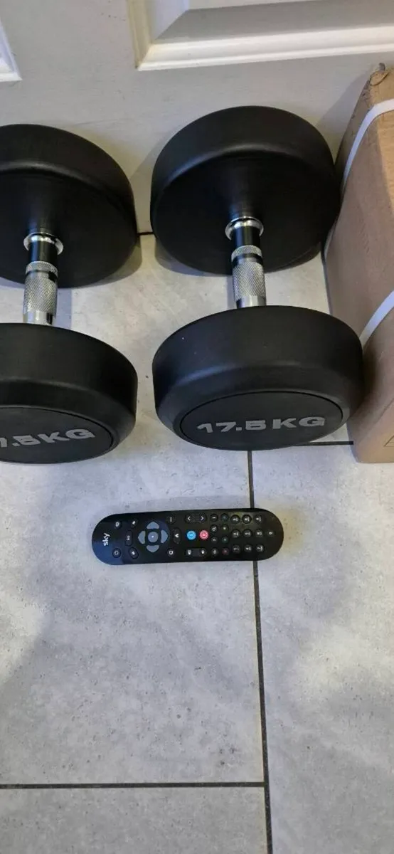 Brand new 2x17.5kilo dumbbell weight set - Image 2