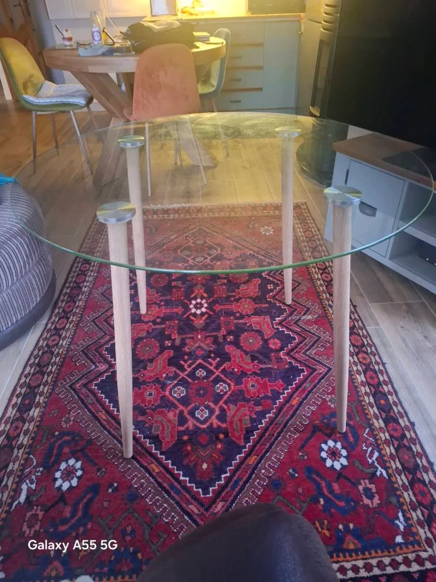 Glass kitchen table - Image 1