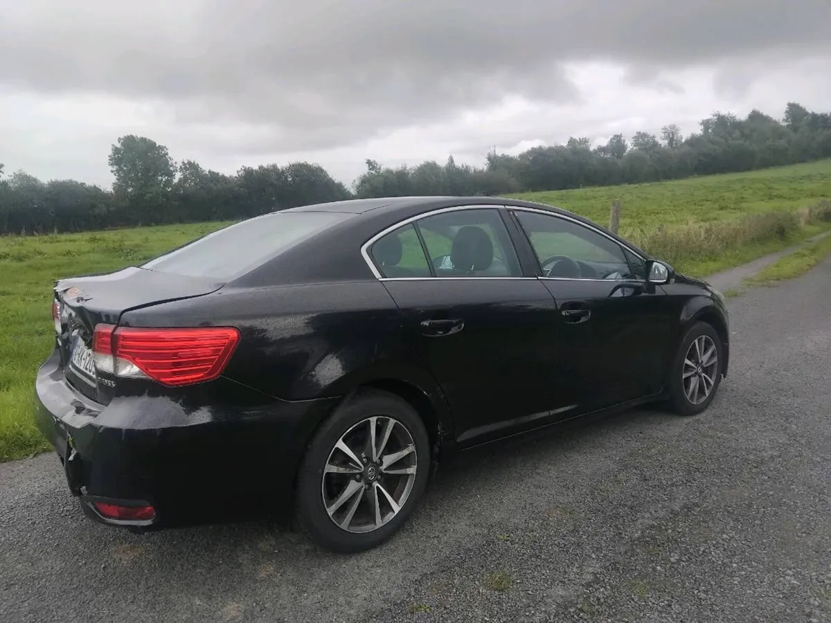 2014 Toyota Avensis Automatic - Image 2