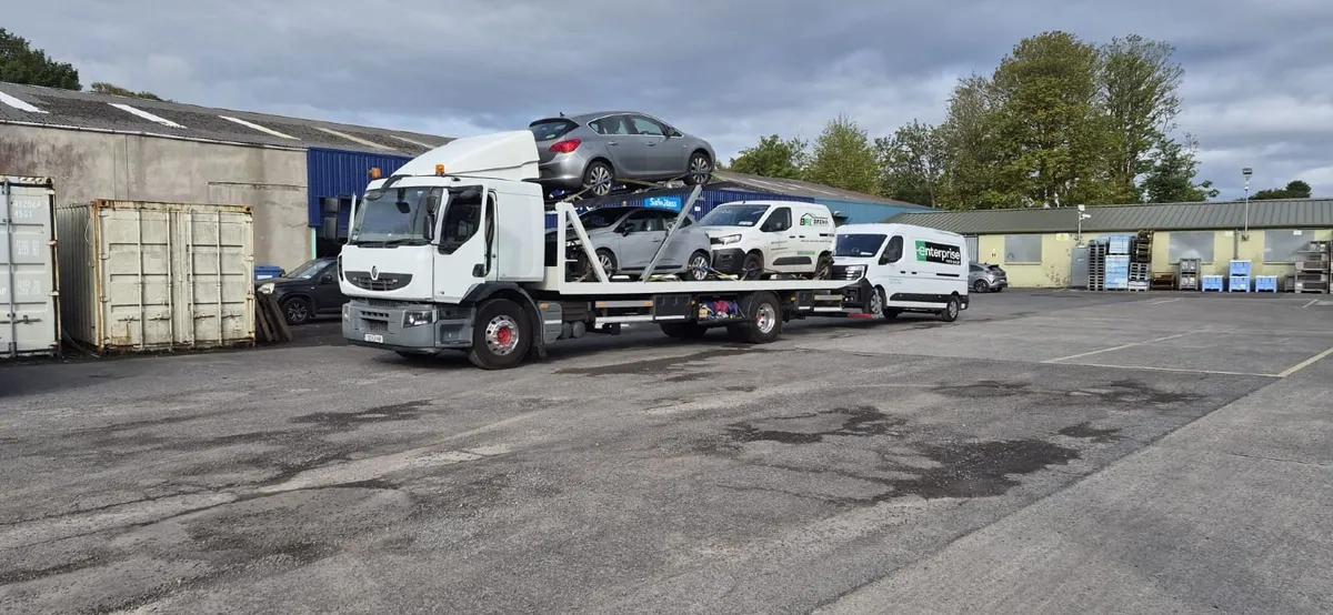 Renault  Premium 4 Car Recovery - Image 3