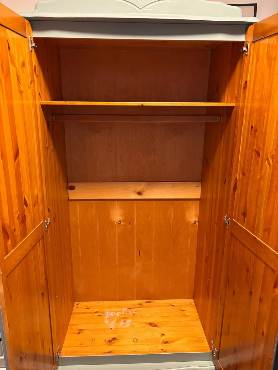 Grey wardrobe - Image 2