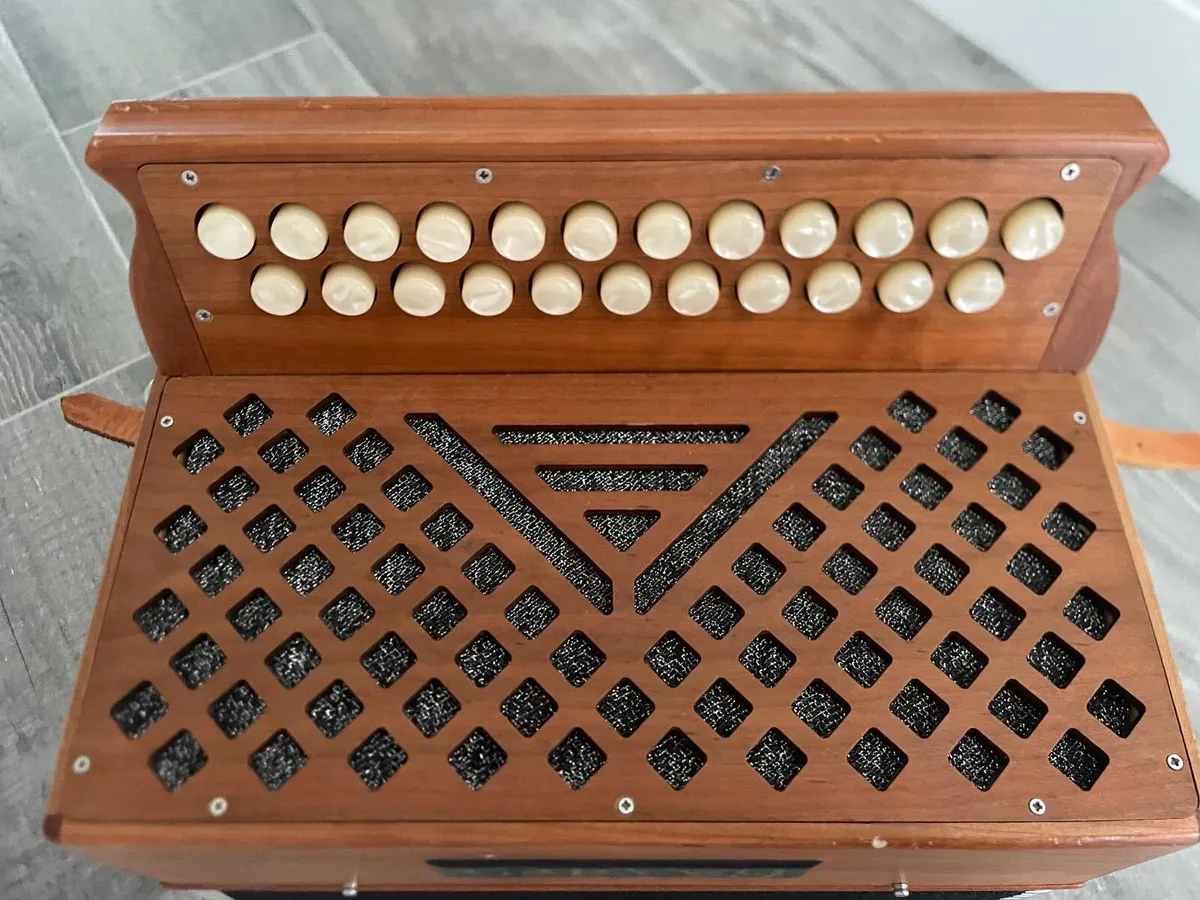 Garvey Button Accordion - Image 3