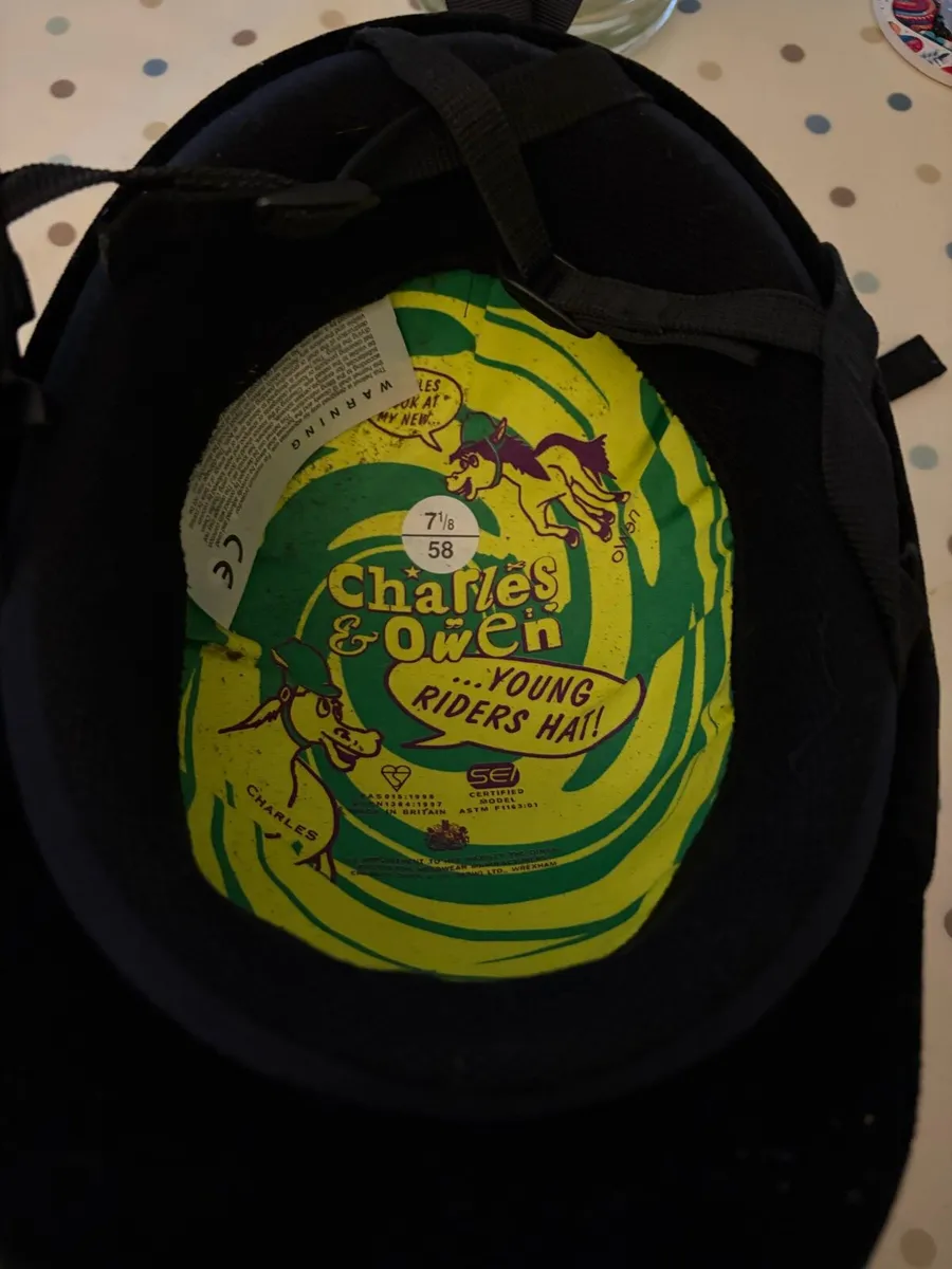 Charles Owen 7 1/8 // 58 riding hat - Image 2