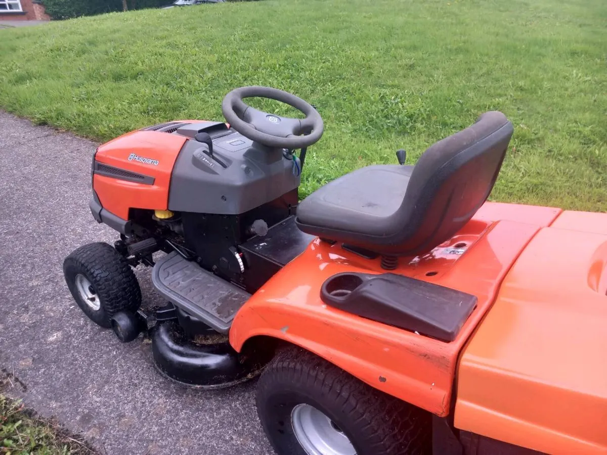 Ride on lawnmower - Image 4