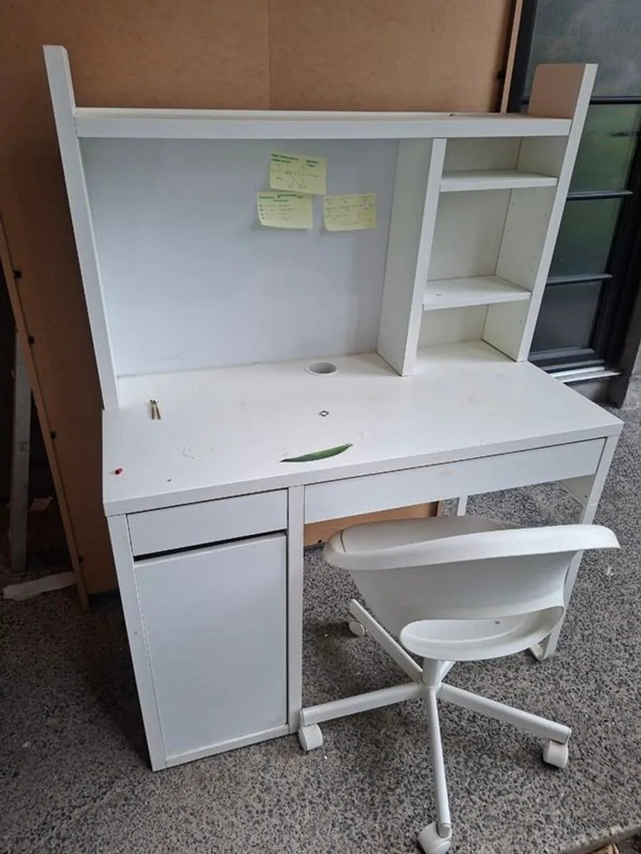 Bedroom furniture - Image 1