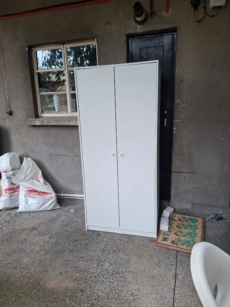 Bedroom furniture - Image 2