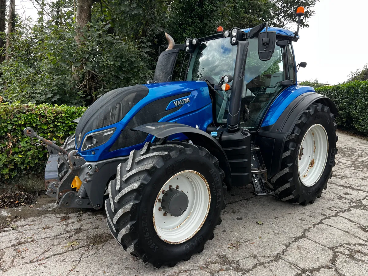 2015 Valtra T234 Versu - Reverse Drive - Image 2