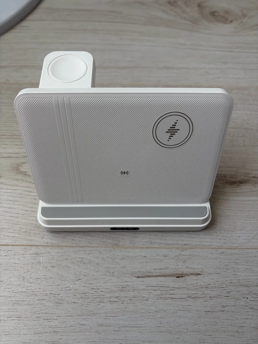 Fast  Wireless Charger 3 in 1 NEW - Image 1